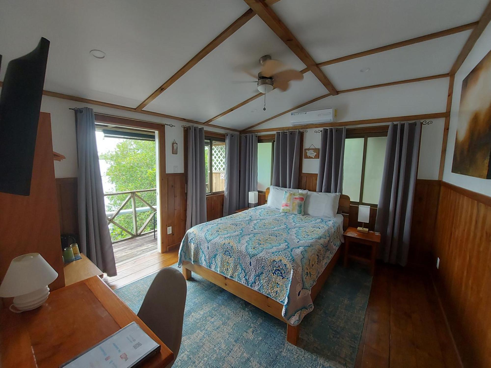 The Sunsetter Bed & Breakfast Bocas del Toro Esterno foto