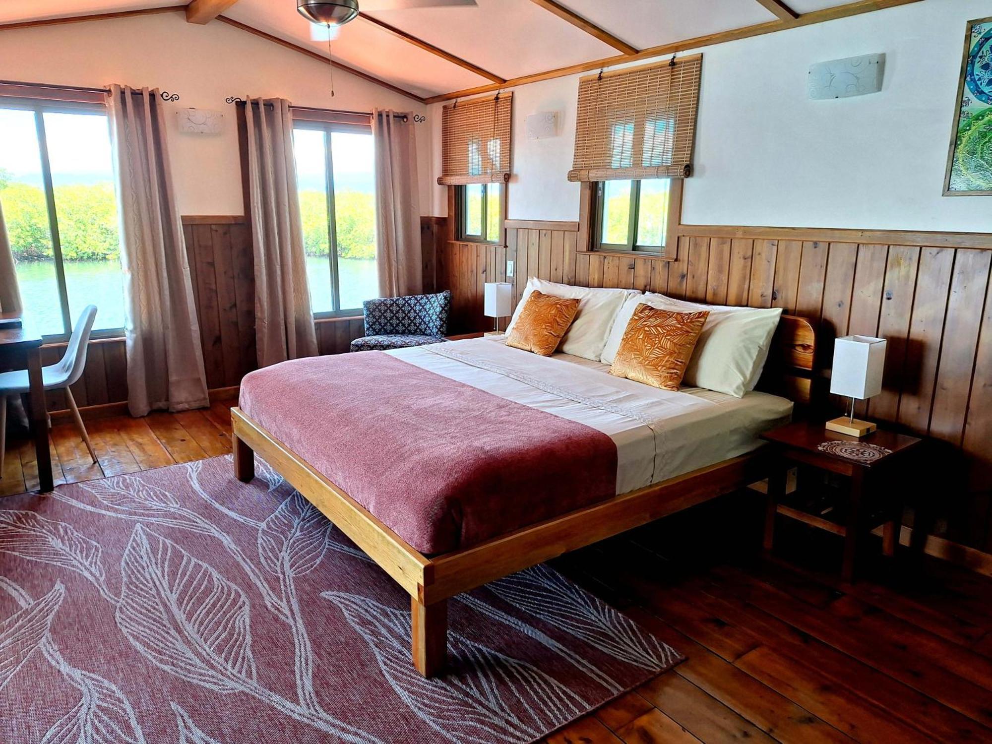 The Sunsetter Bed & Breakfast Bocas del Toro Esterno foto